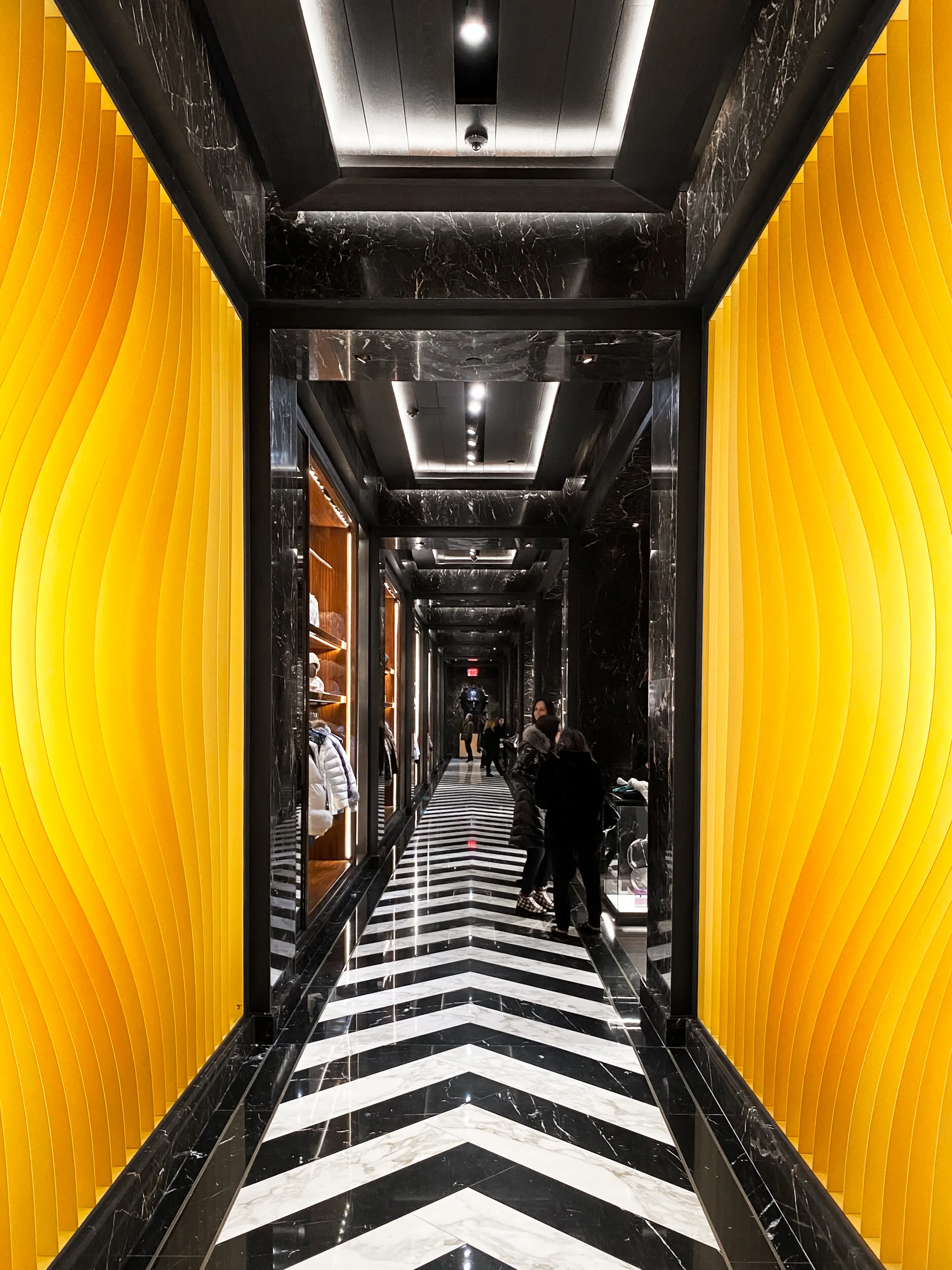 Moncler store madison online ave